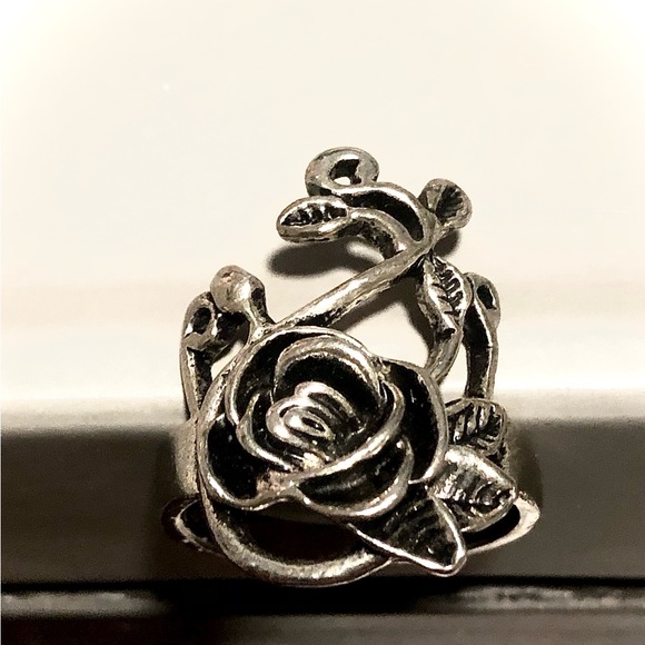 Sterling Silver Rose and Vine Ring size 8 - Picture 9 of 9